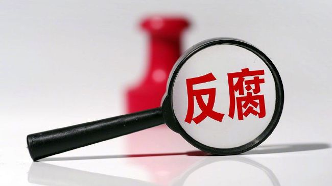 迪巴拉在球迷票选中击败贝拉尔迪、劳塔罗以及齐尔克泽等人成功当选。